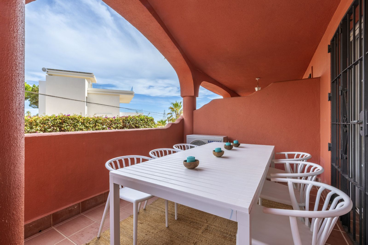 3 Bed Apartment for sale in Marbella Costa Del Sol, Málaga, Spain