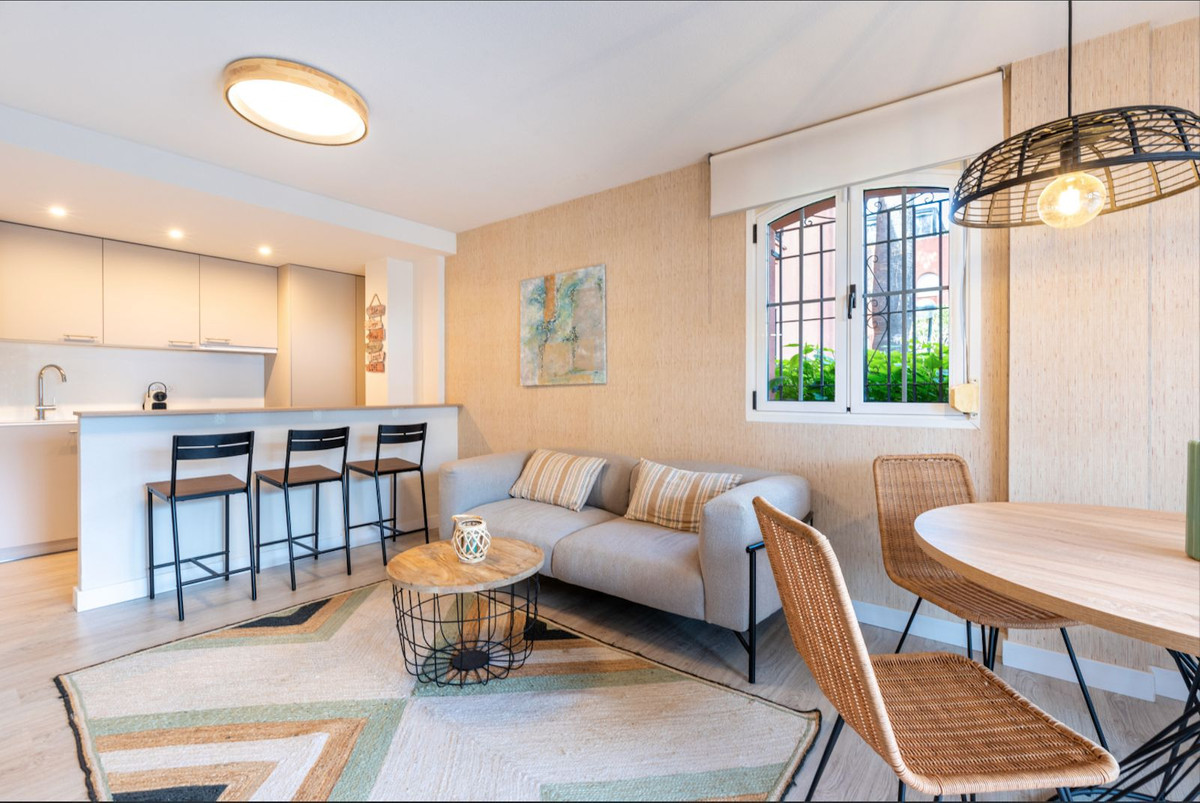 3 Bed Apartment for sale in Marbella Costa Del Sol, Málaga, Spain