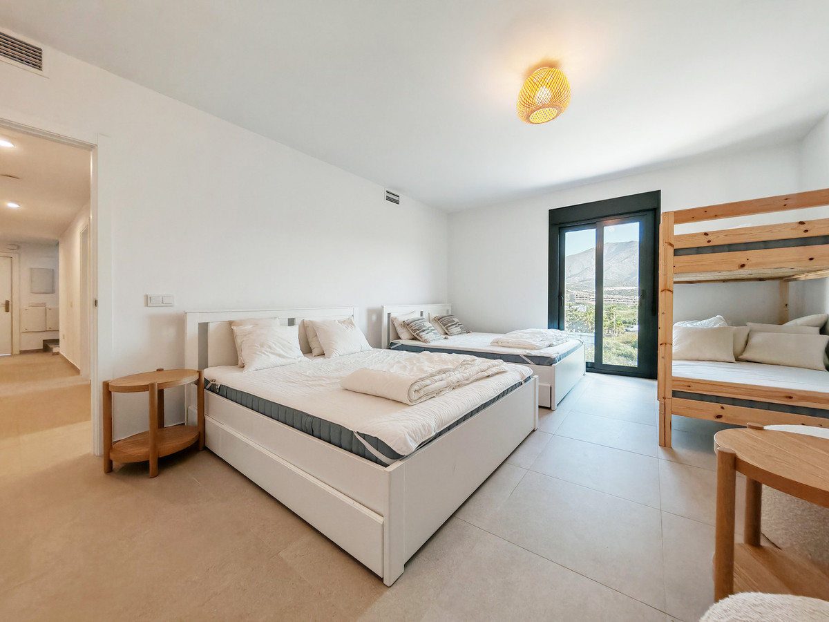 4 Bed Apartment for sale in Estepona Costa Del Sol, Málaga, Spain