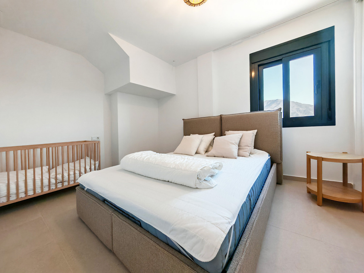 4 Bed Apartment for sale in Estepona Costa Del Sol, Málaga, Spain