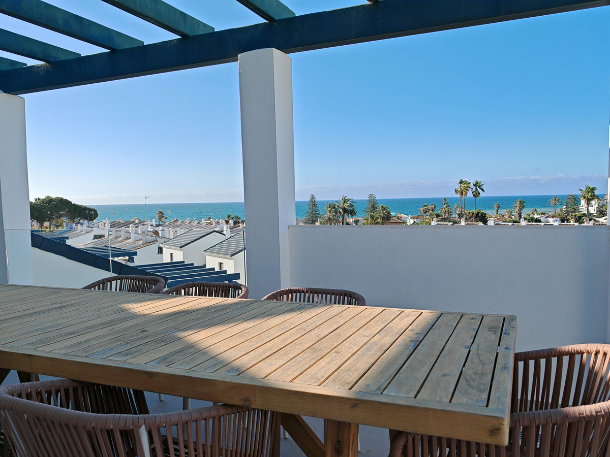4 Bed Apartment for sale in Estepona Costa Del Sol, Málaga, Spain