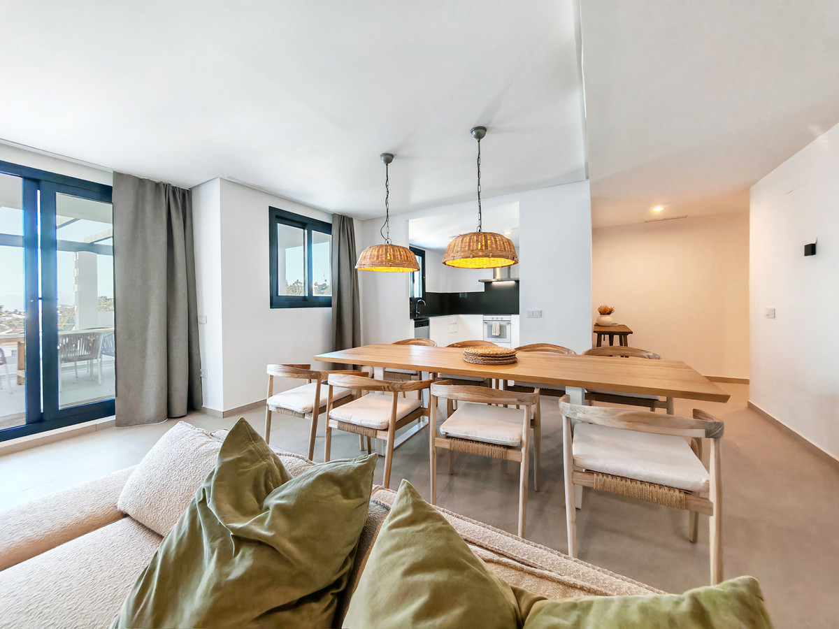 4 Bed Apartment for sale in Estepona Costa Del Sol, Málaga, Spain