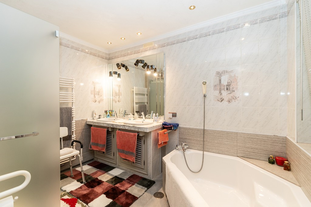 Se vende Villa - Chalet de 6 dormitorios en Costa Del Sol, Málaga, España