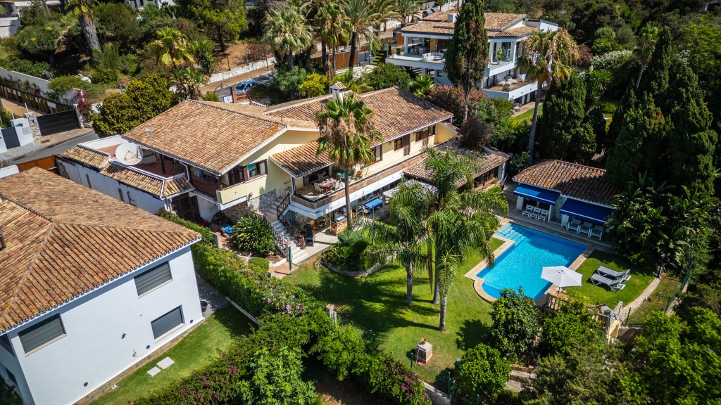 Se vende Villa - Chalet de 6 dormitorios en Costa Del Sol, Málaga, España