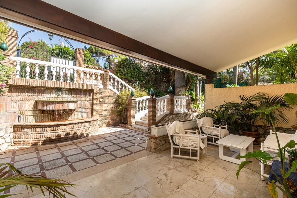 Se vende Villa - Chalet de 6 dormitorios en Costa Del Sol, Málaga, España