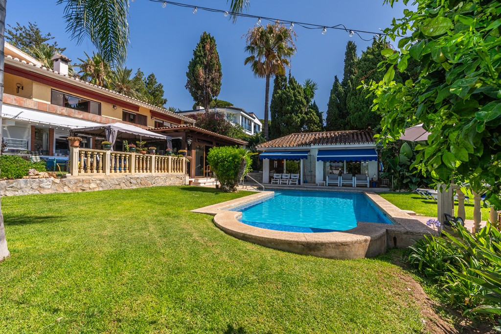 Se vende Villa - Chalet de 6 dormitorios en Costa Del Sol, Málaga, España