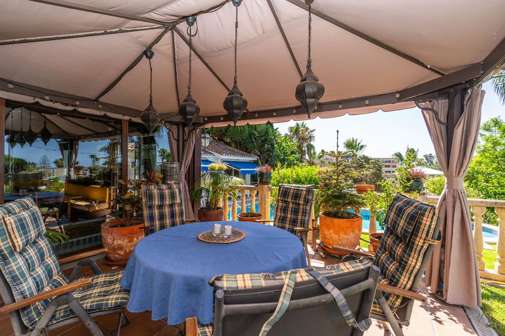 Se vende Villa - Chalet de 6 dormitorios en Costa Del Sol, Málaga, España