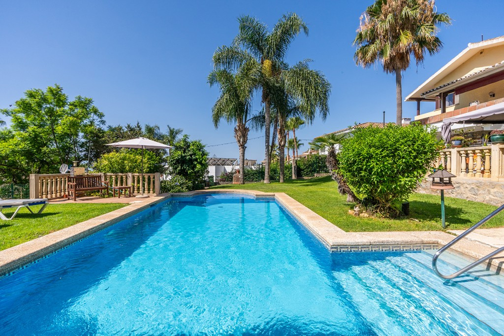 Se vende Villa - Chalet de 6 dormitorios en Costa Del Sol, Málaga, España