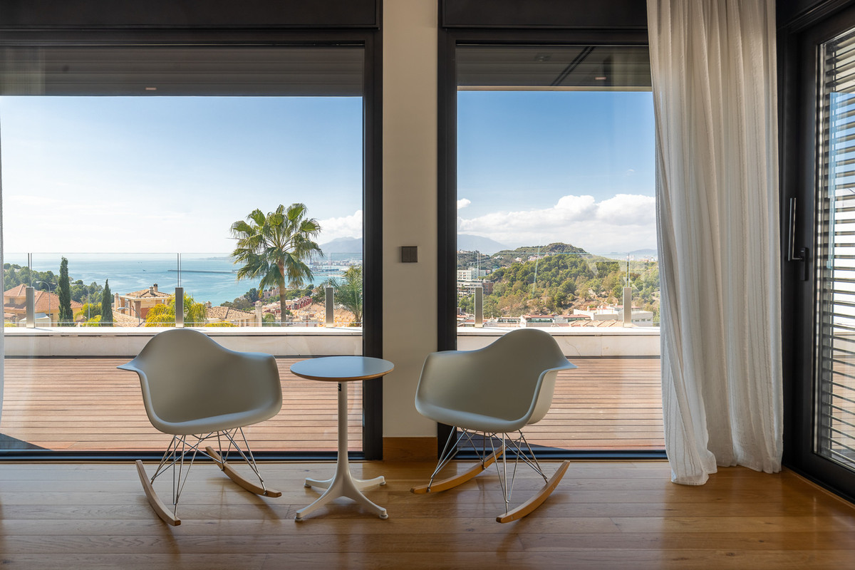 Se vende Villa - Chalet de 8 dormitorios en Costa Del Sol, Málaga, España