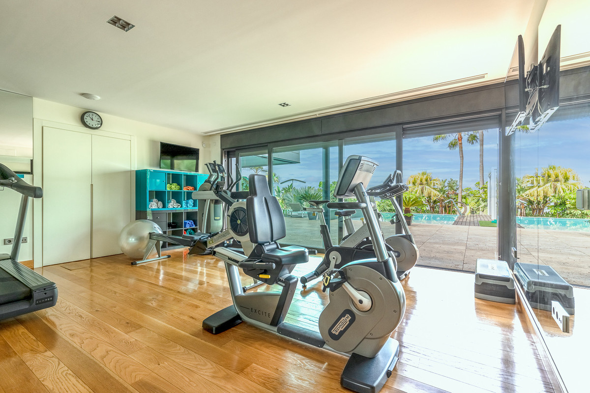 Se vende Villa - Chalet de 8 dormitorios en Costa Del Sol, Málaga, España