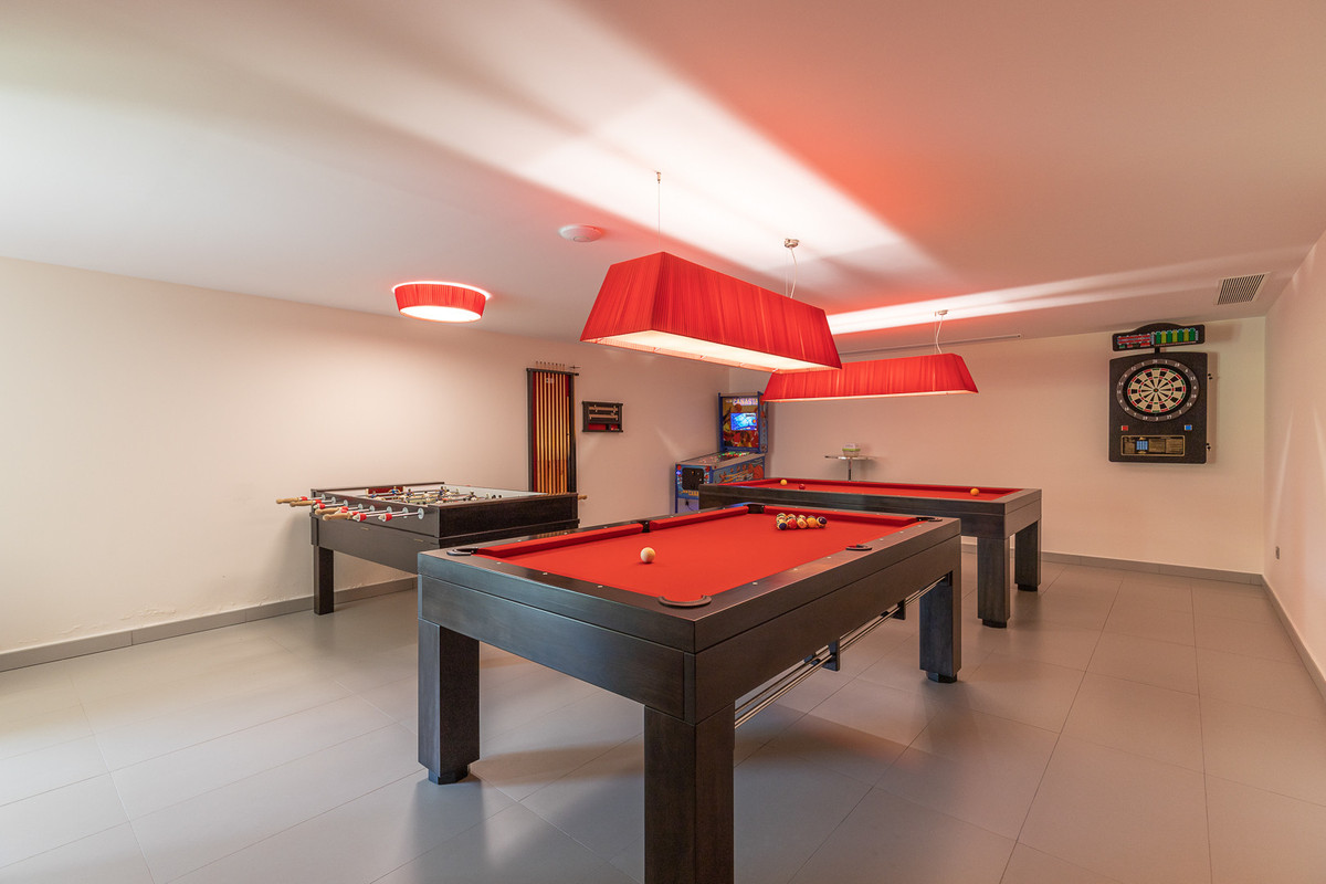 Se vende Villa - Chalet de 8 dormitorios en Costa Del Sol, Málaga, España