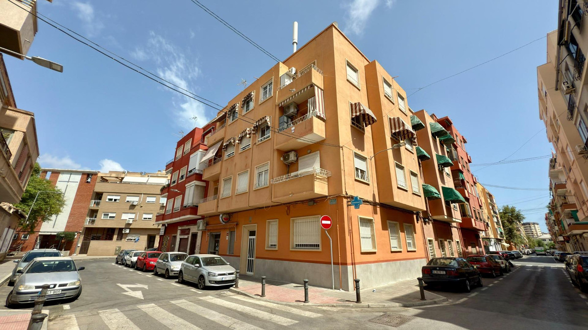 Se vende Apartamento Planta Media de 2 dormitorios en Costa Blanca, Alicante, España