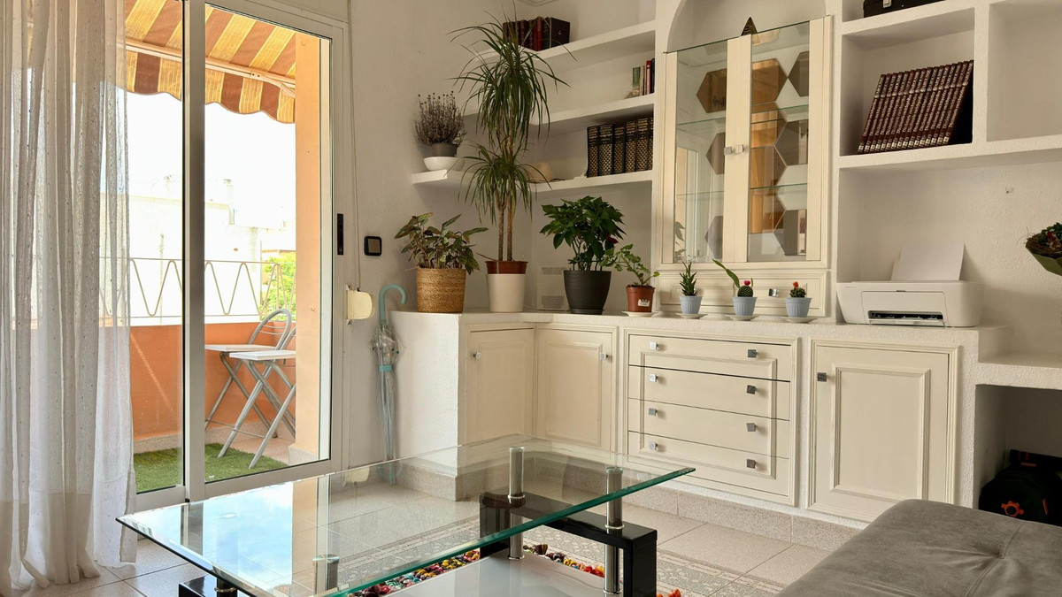 Se vende Apartamento Planta Media de 2 dormitorios en Costa Blanca, Alicante, España