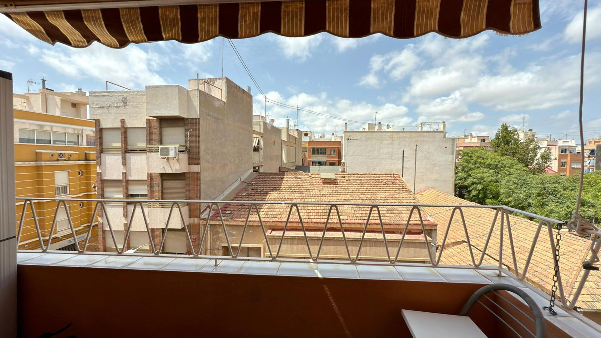 Se vende Apartamento Planta Media de 2 dormitorios en Costa Blanca, Alicante, España