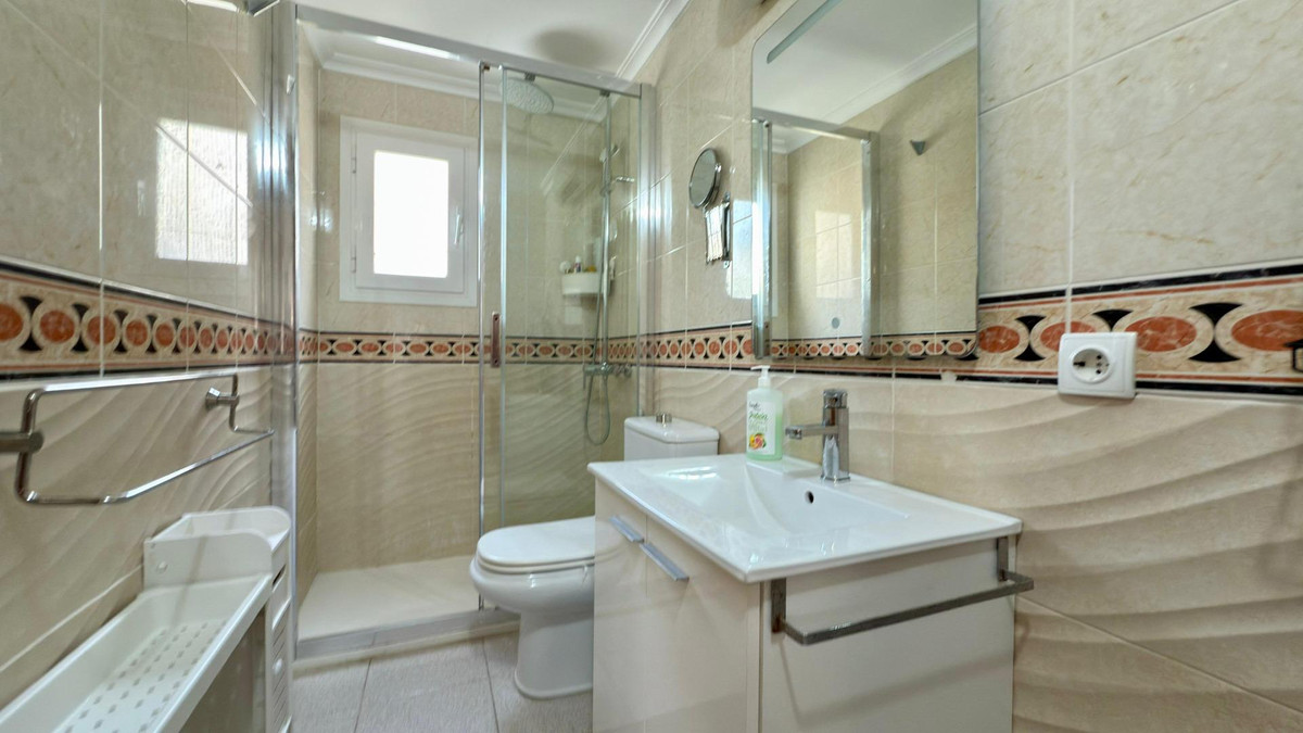 Se vende Apartamento Planta Media de 2 dormitorios en Costa Blanca, Alicante, España