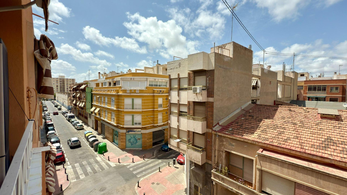 Se vende Apartamento Planta Media de 2 dormitorios en Costa Blanca, Alicante, España