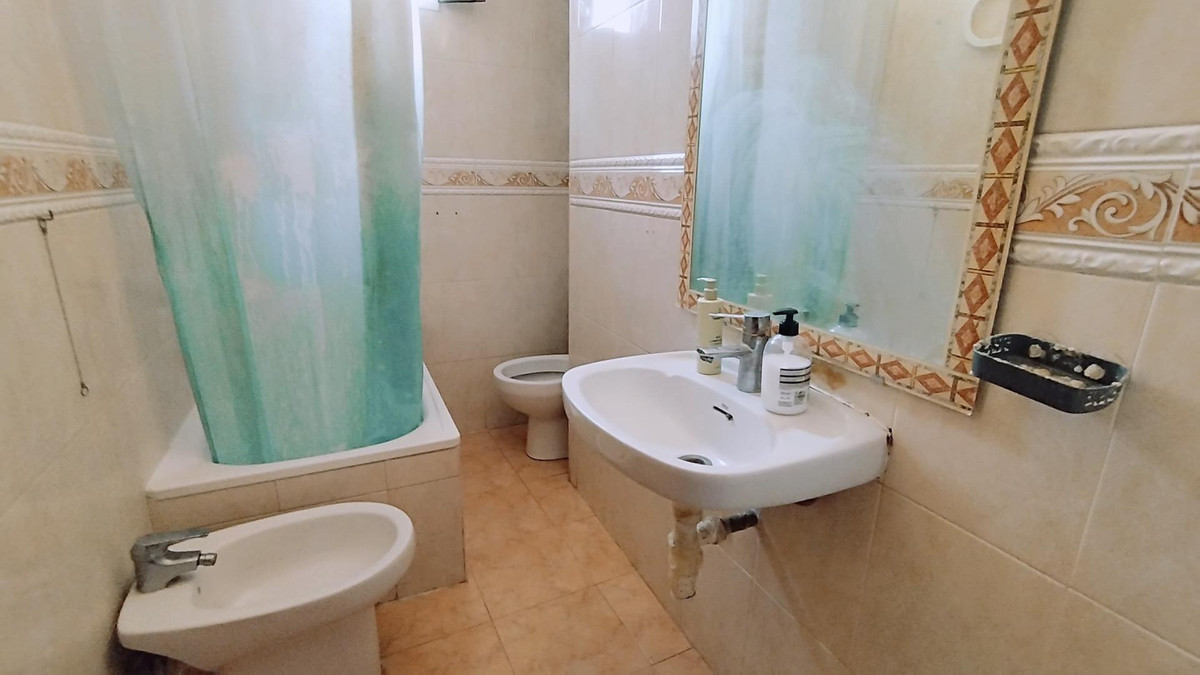 Se vende Apartamento Planta Media de 2 dormitorios en Costa Blanca, Alicante, España