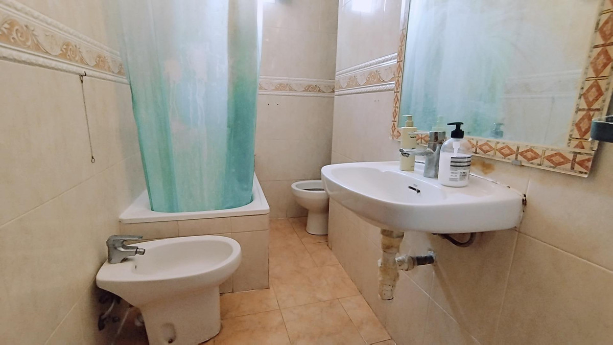 Se vende Apartamento Planta Media de 2 dormitorios en Costa Blanca, Alicante, España