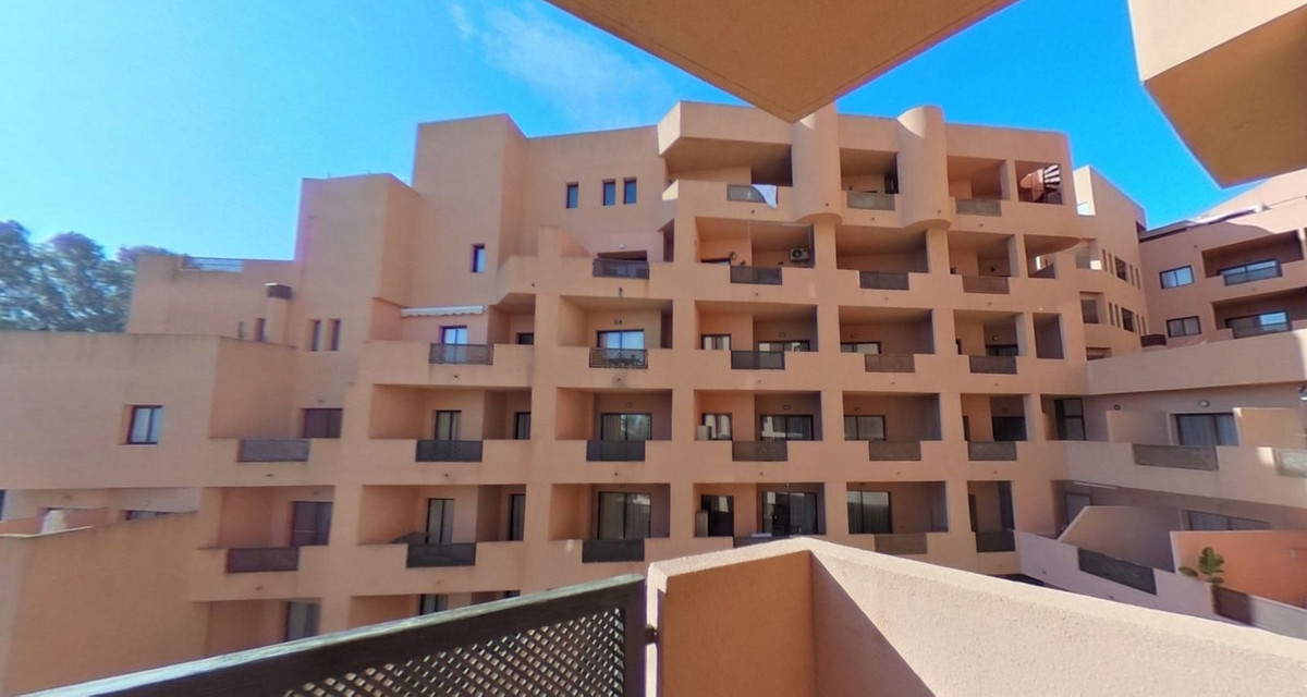 1 Bed Apartment for sale in La Duquesa Costa Del Sol, Málaga, Spain