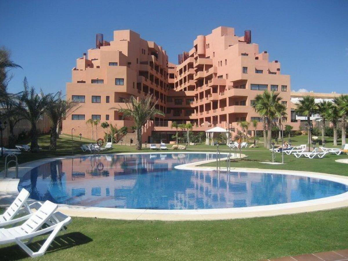 1 Bed Apartment for sale in La Duquesa Costa Del Sol, Málaga, Spain