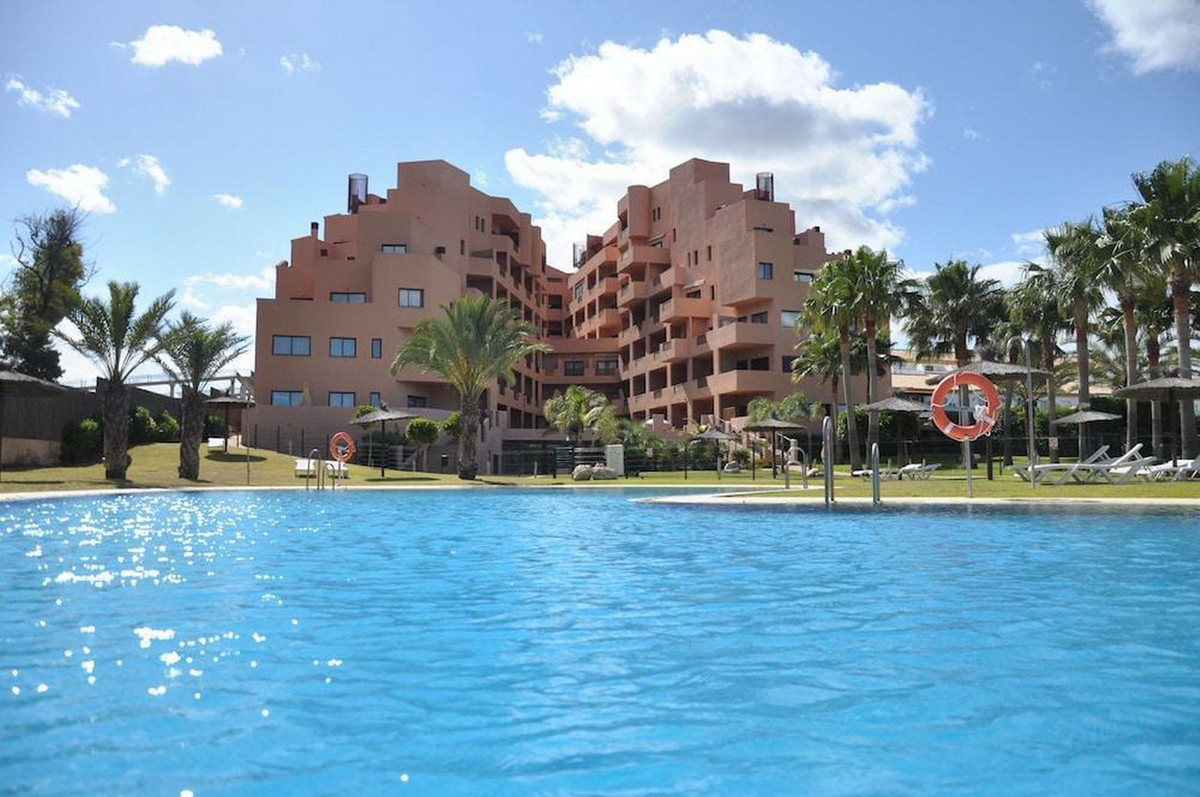1 Bed Apartment for sale in La Duquesa Costa Del Sol, Málaga, Spain