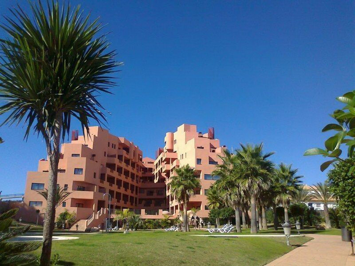 1 Bed Apartment for sale in La Duquesa Costa Del Sol, Málaga, Spain