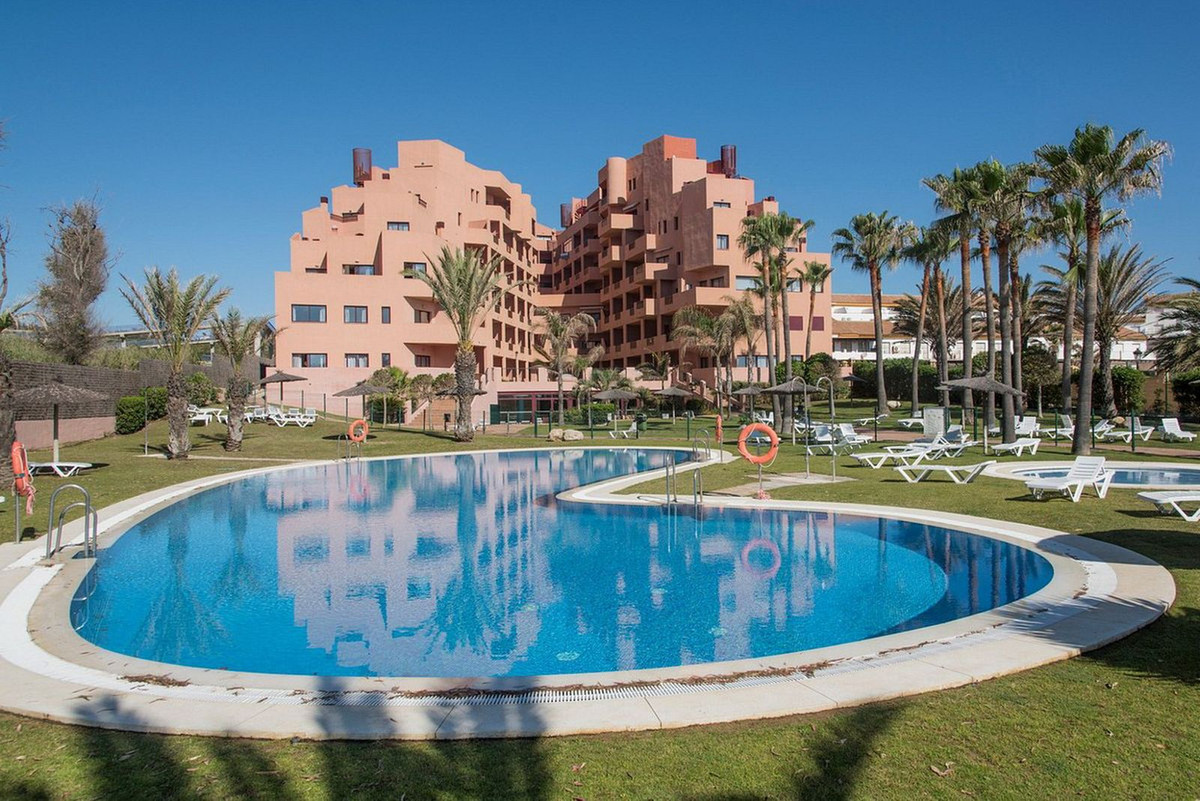 1 Bed Apartment for sale in La Duquesa Costa Del Sol, Málaga, Spain