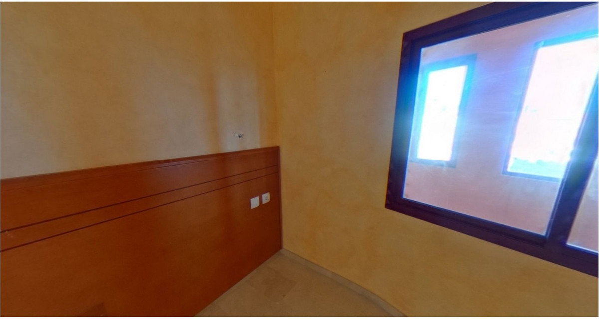 1 Bed Apartment for sale in La Duquesa Costa Del Sol, Málaga, Spain