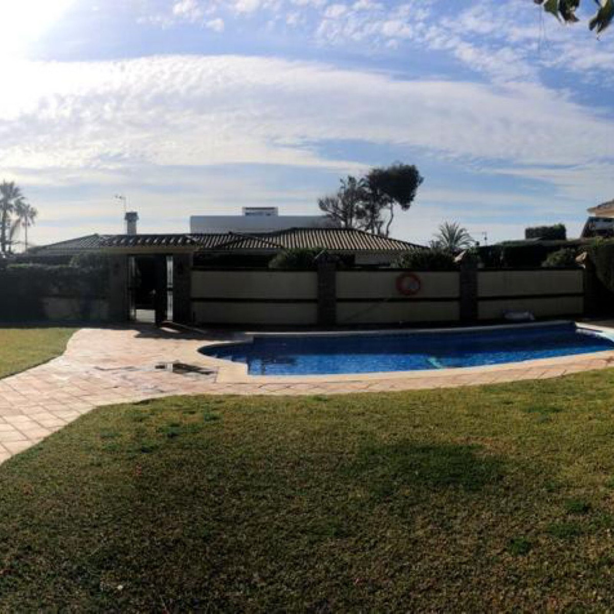 3 Bed Townhouse for sale in Estepona Costa Del Sol, Málaga, Spain