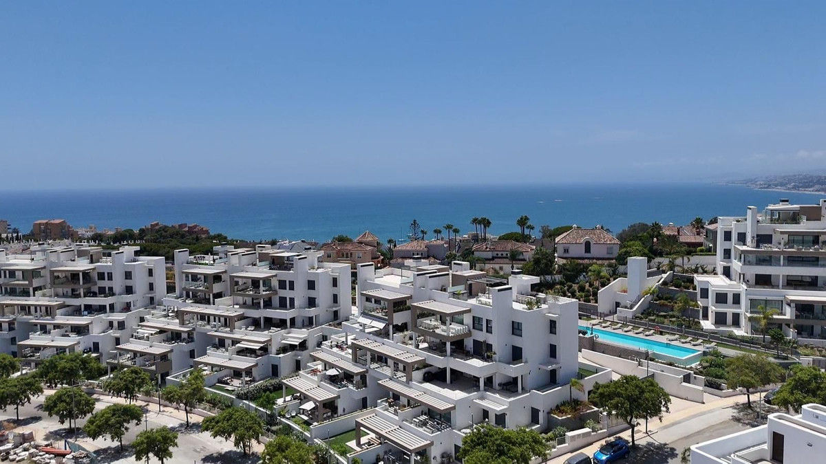2 Bed Apartment for sale in Estepona Costa Del Sol, Málaga, Spain