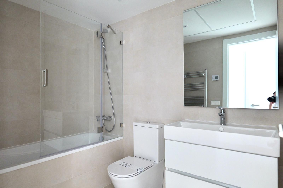 2 Bed Apartment for sale in Estepona Costa Del Sol, Málaga, Spain