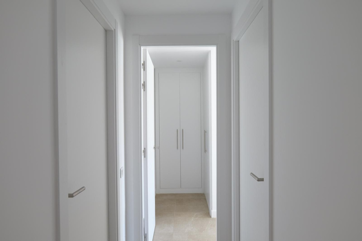2 Bed Apartment for sale in Estepona Costa Del Sol, Málaga, Spain