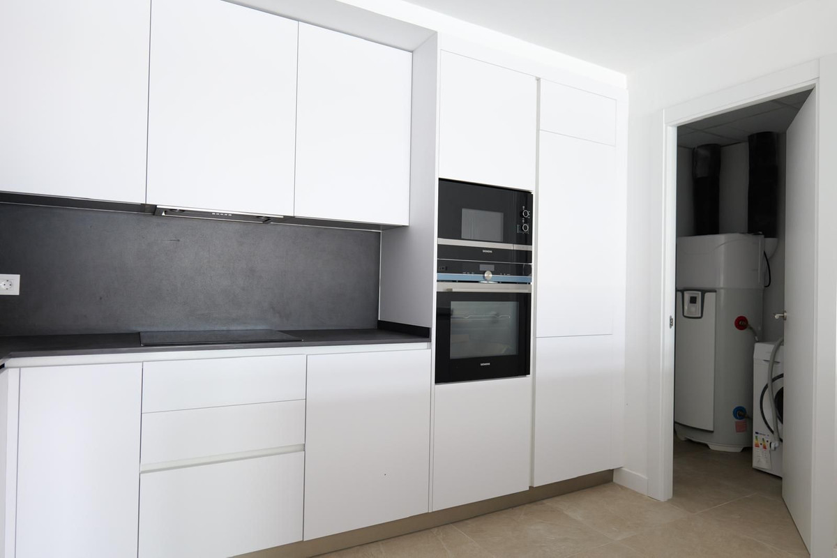2 Bed Apartment for sale in Estepona Costa Del Sol, Málaga, Spain