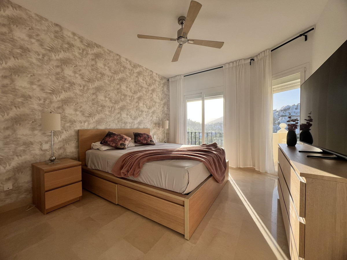 2 Bed Apartment for sale in La Quinta Costa Del Sol, Málaga, Spain
