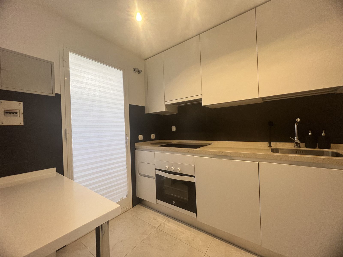 2 Bed Apartment for sale in La Quinta Costa Del Sol, Málaga, Spain