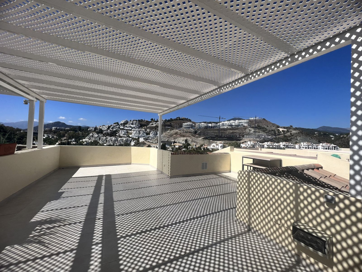 2 Bed Apartment for sale in La Quinta Costa Del Sol, Málaga, Spain