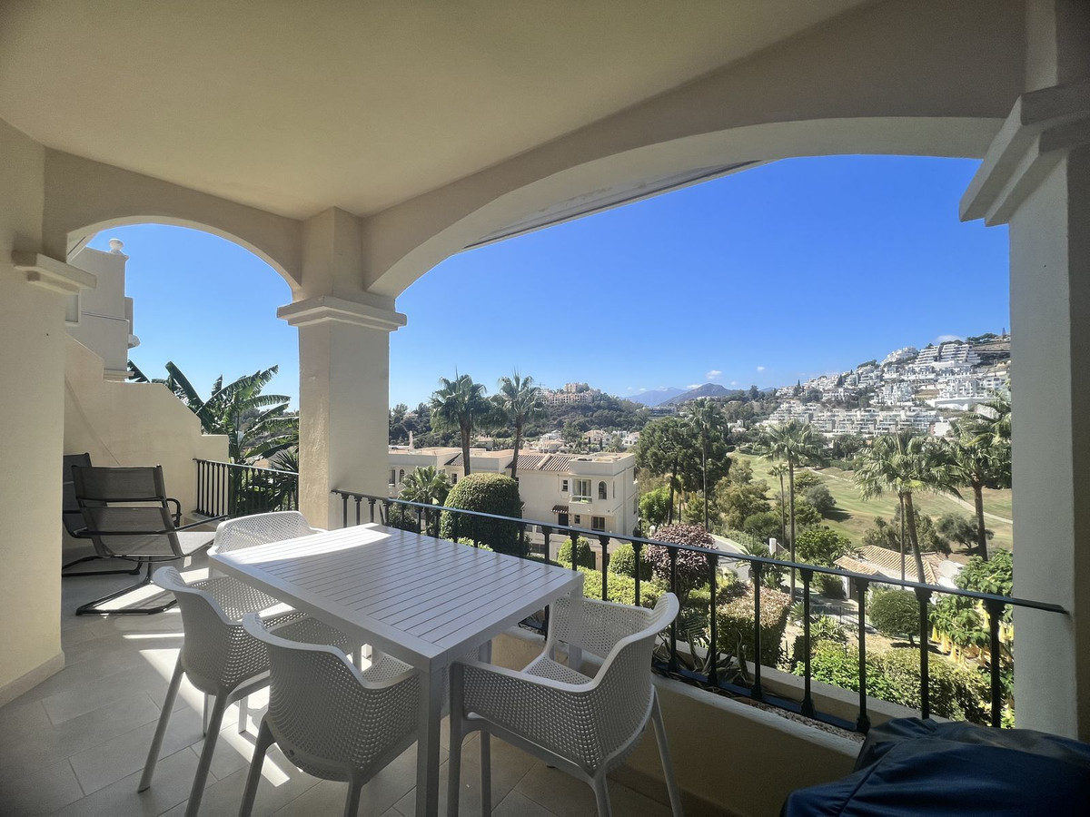 2 Bed Apartment for sale in La Quinta Costa Del Sol, Málaga, Spain
