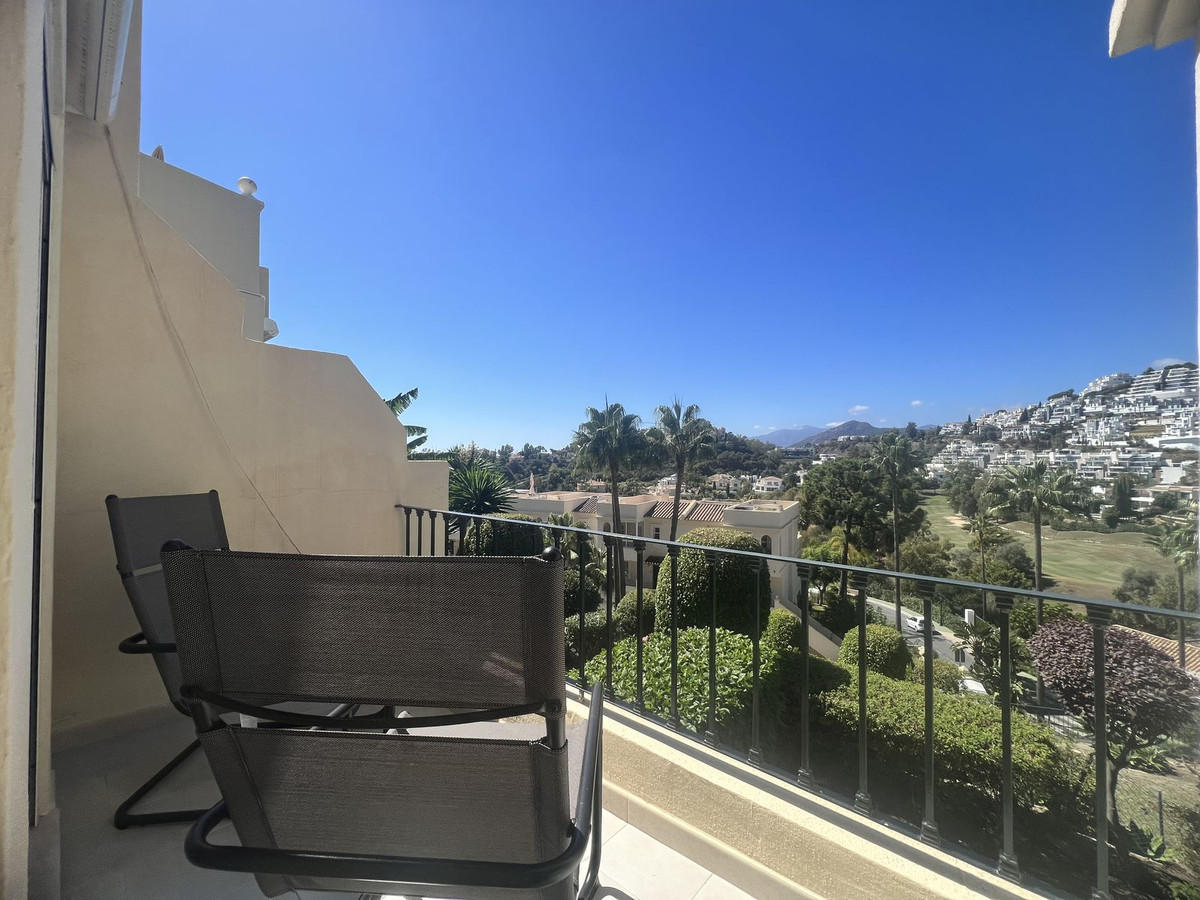 2 Bed Apartment for sale in La Quinta Costa Del Sol, Málaga, Spain