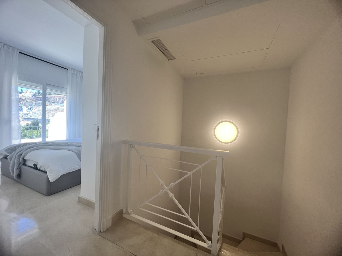 2 Bed Apartment for sale in La Quinta Costa Del Sol, Málaga, Spain