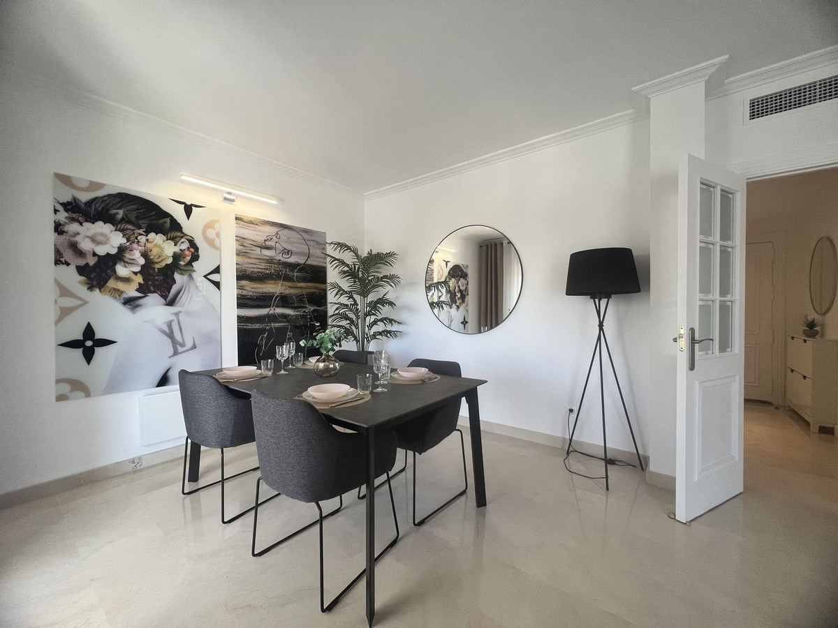 2 Bed Apartment for sale in La Quinta Costa Del Sol, Málaga, Spain
