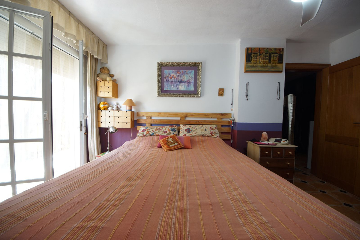 2 Bed Townhouse for sale in Nueva Andalucía Costa Del Sol, Málaga, Spain