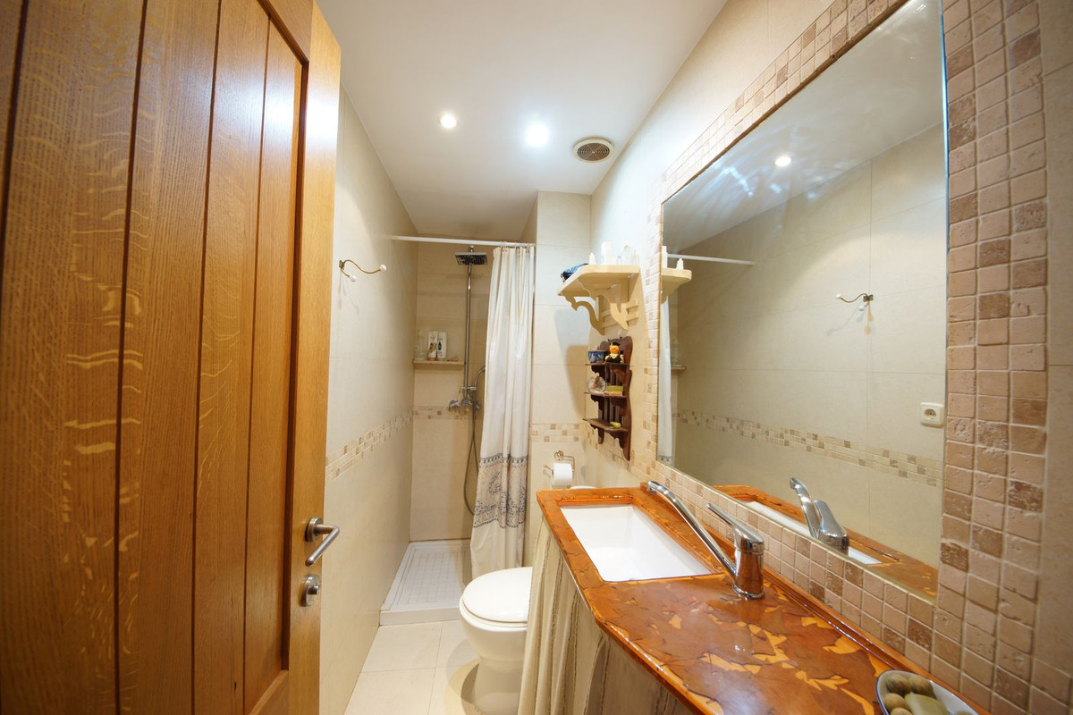2 Bed Townhouse for sale in Nueva Andalucía Costa Del Sol, Málaga, Spain