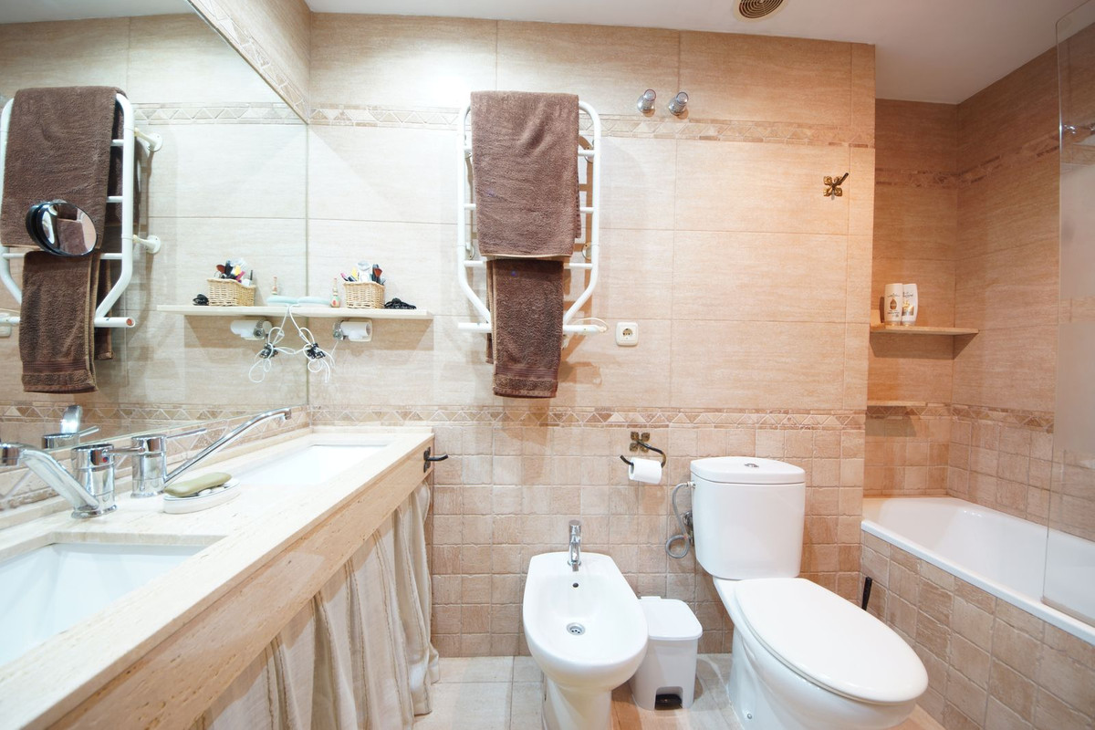 2 Bed Townhouse for sale in Nueva Andalucía Costa Del Sol, Málaga, Spain