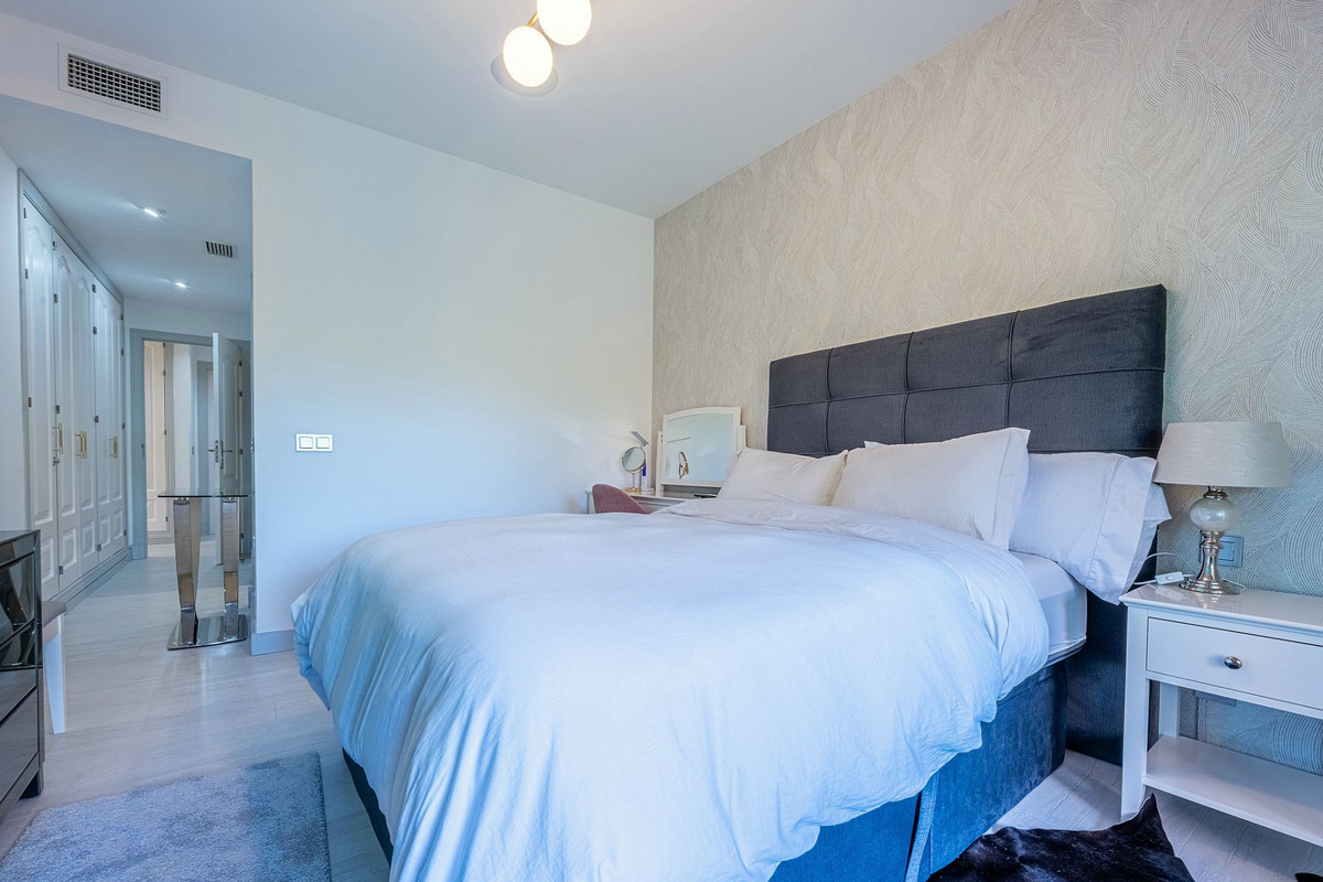 2 Bed Apartment for sale in Estepona Costa Del Sol, Málaga, Spain