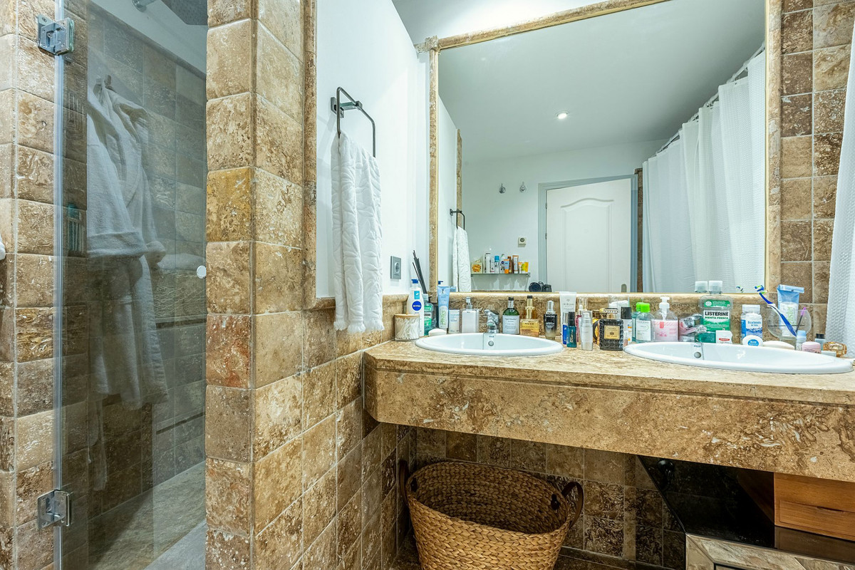 2 Bed Apartment for sale in Estepona Costa Del Sol, Málaga, Spain