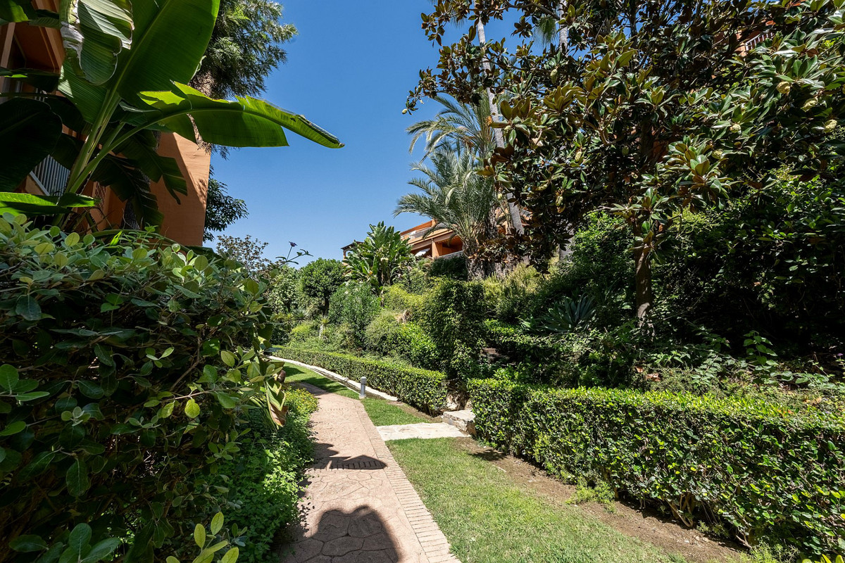 2 Bed Apartment for sale in Estepona Costa Del Sol, Málaga, Spain