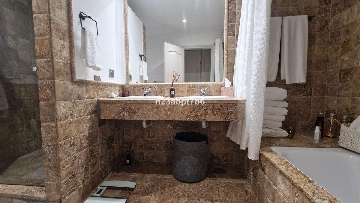 2 Bed Apartment for sale in Estepona Costa Del Sol, Málaga, Spain
