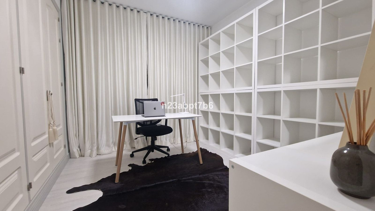 2 Bed Apartment for sale in Estepona Costa Del Sol, Málaga, Spain