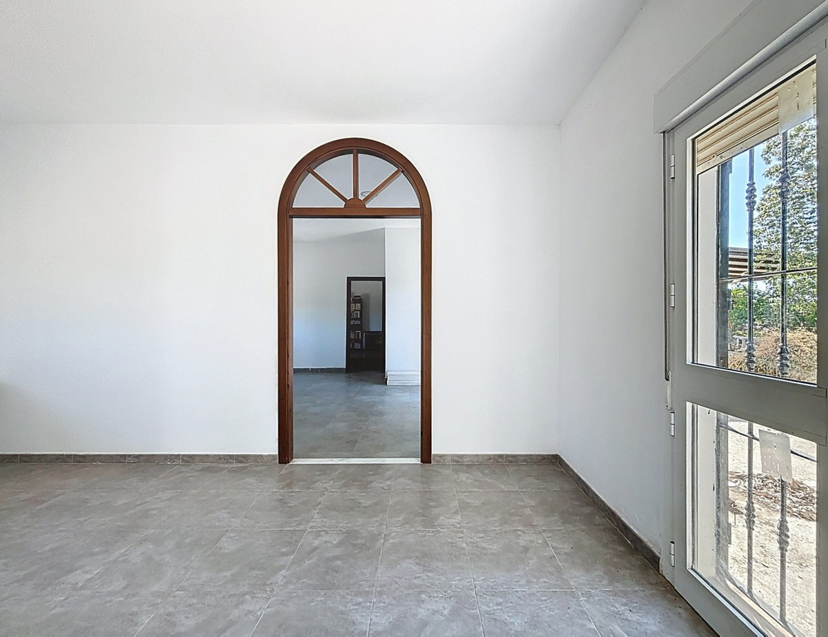 3 Bed Townhouse for sale in Almayate Alto Costa Del Sol East, Málaga, Spain