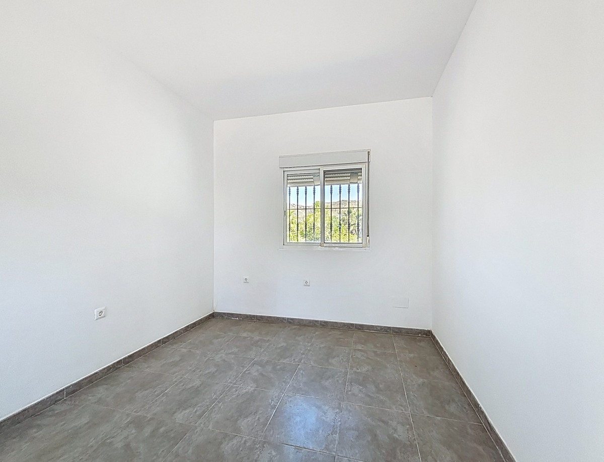 3 Bed Townhouse for sale in Almayate Alto Costa Del Sol East, Málaga, Spain